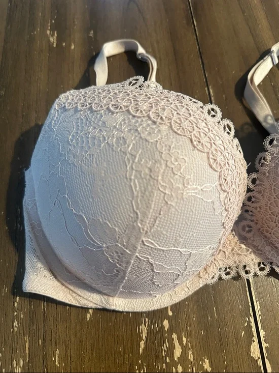 Victoria’s Secret very sexy push up bra 34D* - Picture 2 of 5